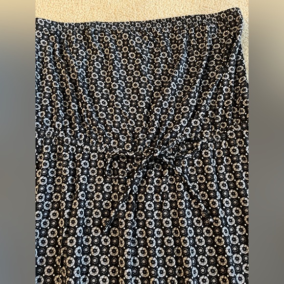 Old Navy black/grey/white pattern long strapless tube dress. - Picture 5 of 10